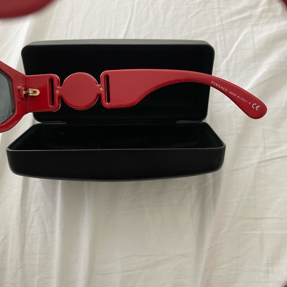 VERSACE SUNGLASSES - Picture 3 of 3
